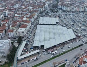 Manisa’nın en büyük pazaryerinin altyapı sorunu çözüme kavuştu