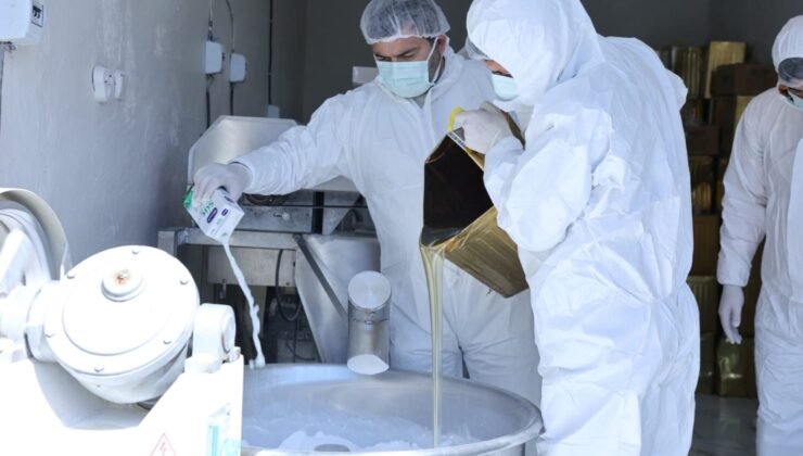 Mardin Büyükşehir Belediyesi’nden üreticilere 10 ton arı keki dağıtımı