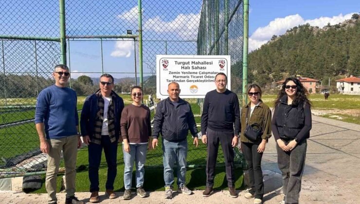 Marmaris Turgut Mahallesi’nde futbol sahası yenilendi