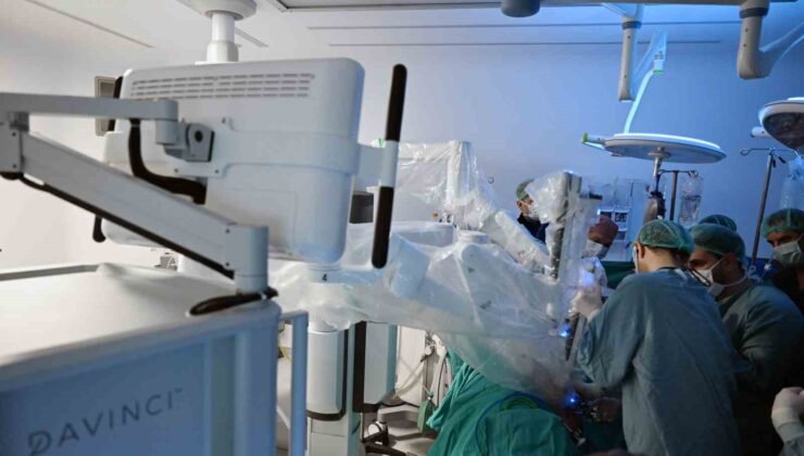 MCBÜ Hafsa Sultan Hastanesi’nde Robotik Cerrahi dönemi başladı