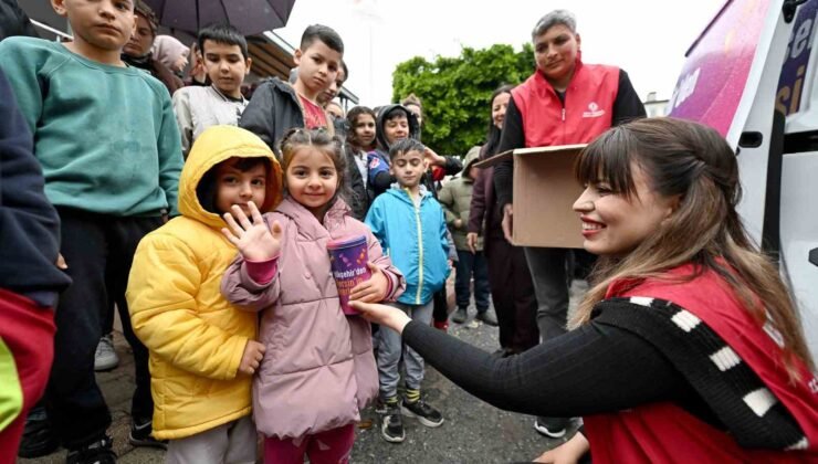 Mersin’de 13 ilçede 60 bin çocuğa bayram hediyesi