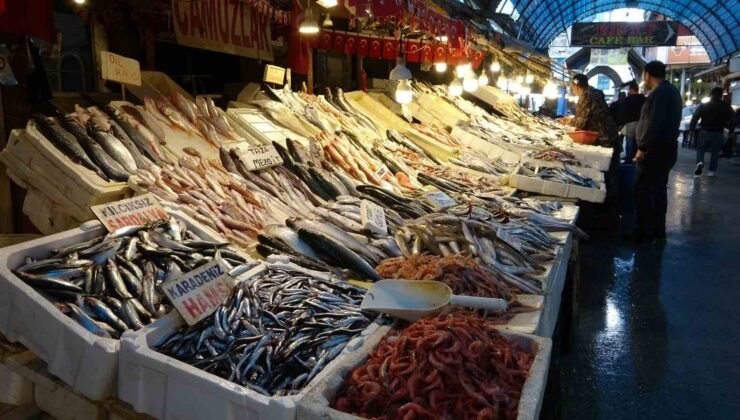 Mersin’de Ramazan’da balık fiyatları düştü, satışlar arttı