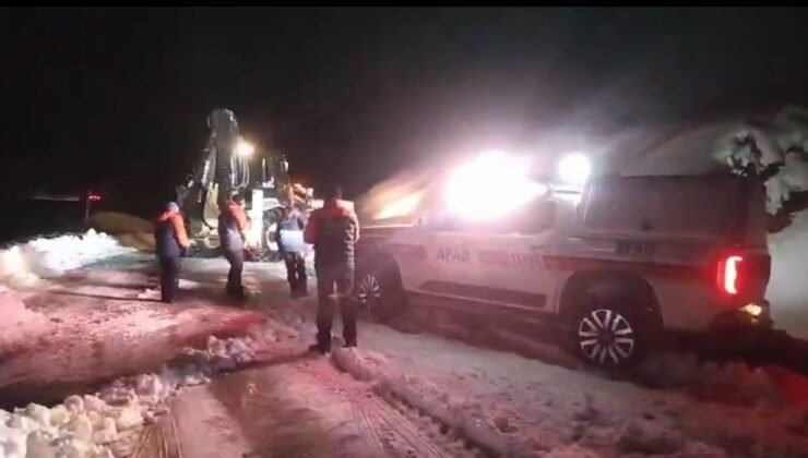 Muş’ta fırtınada mahsur kalan AFAD ekipleri kurtarıldı