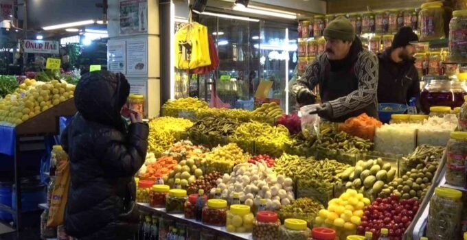 Muşmuladan kiraza 35 çeşit ürünün turşusunu kurdular