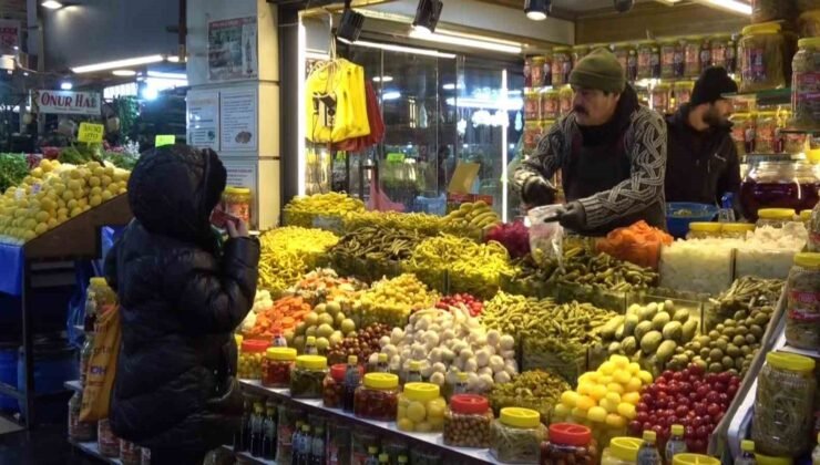 Muşmuladan kiraza 35 çeşit ürünün turşusunu kurdular