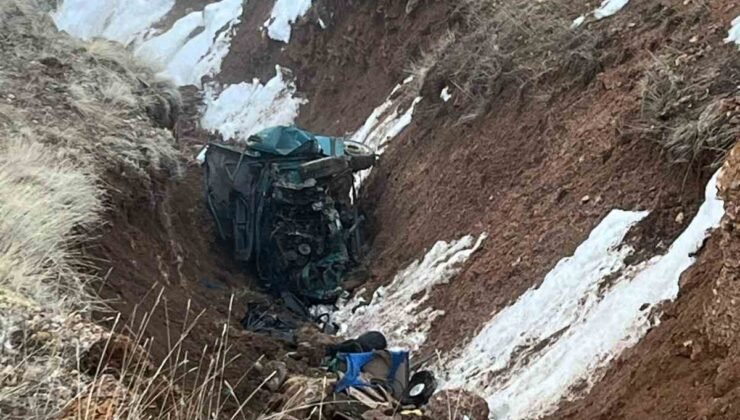 Niğde’de otomobil şarampole yuvarlandı: 2 ölü, 2 yaralı
