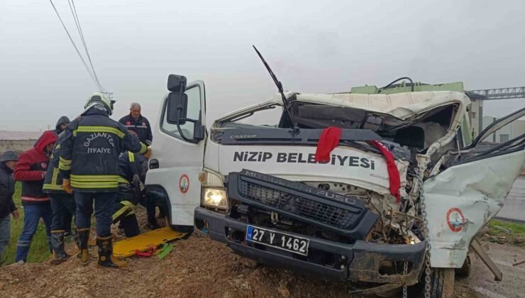 Nizip Belediyesi’ne ait araç kaza yaptı: 1 yaralı