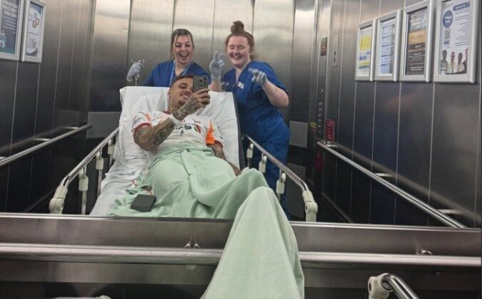 Noa Lang, ameliyatının iyi geçtiğini paylaşımıyla duyurdu