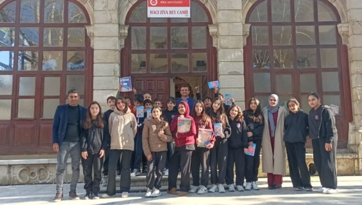 Öğrenciler tarihi camilerde buluşmaya devam ediyor