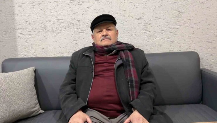 Öptü, yerine astı: “Bayrağı olmayanın milleti olmaz”