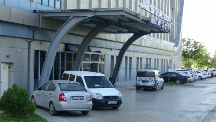 Otomobil ile motosiklet çarpıştı: 2 yaralı