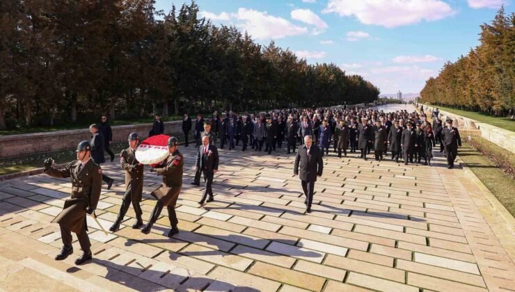 OYAK’tan 65’inci kuruluş yıl dönümünde Anıtkabir’e ziyaret