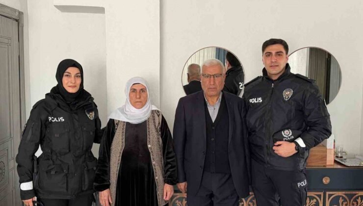 Özalp ilçesinde şehit ailelerine bayram ziyareti