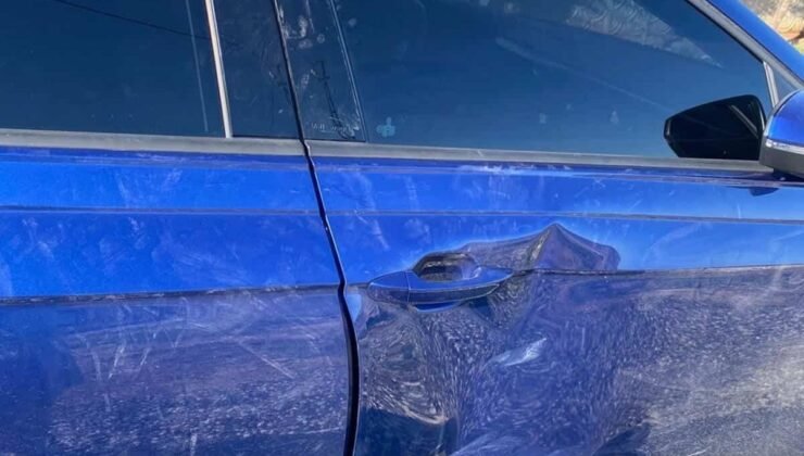 Park halindeki araca çarpıp kaçtı