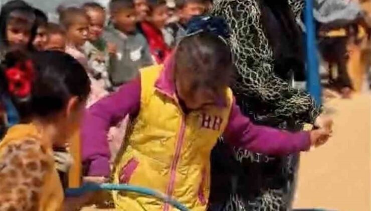 Pendik Belediyesi Gazze’de “Bayramlık Giydirme ve Çocuk Şenliği” düzenledi