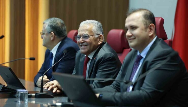 Personeliyle bayramlaşan Başkan Büyükkılıç: “Kayseri Büyükşehir bir marka”