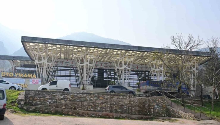 Piremir’de yol yarılandı