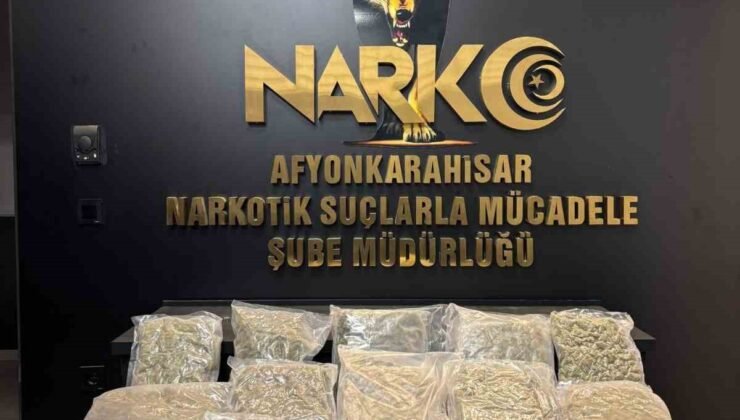 Polis kolilerle taşınan 9 kilogram uyuşturucu madde ele geçirdi