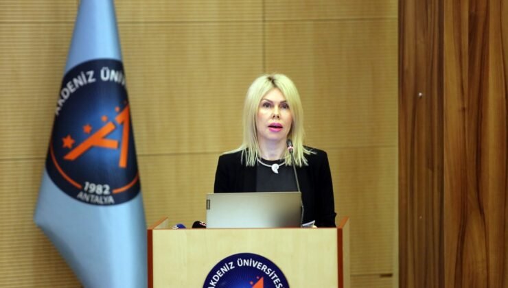 Prof. Dr. Özkan: “Kadınlarını geri bırakan toplumun ileri gitmesi imkansız”