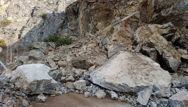 Prof. Dr. Selçuk Alemdağ: “Doğu Karadeniz’de yanlış yol planlaması ve yer seçimi heyelan ve kaya düşmesi riskini tetikliyor”