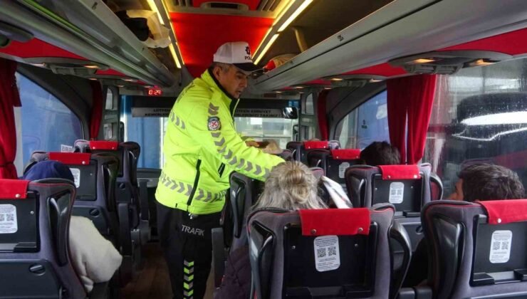 Ramazan Bayramı öncesi otobüs terminalinde trafik denetimi