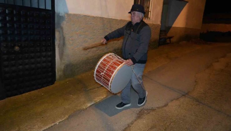 Ramazan davulunu çalacak kimse bulamayınca davulu çalmak muhtara kaldı
