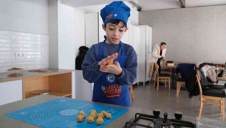 Ramazan tatlıları minik şeflerden