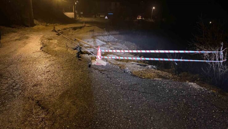 Sağanak nedeniyle yol çöktü, 11 köy yolu ulaşıma kapandı