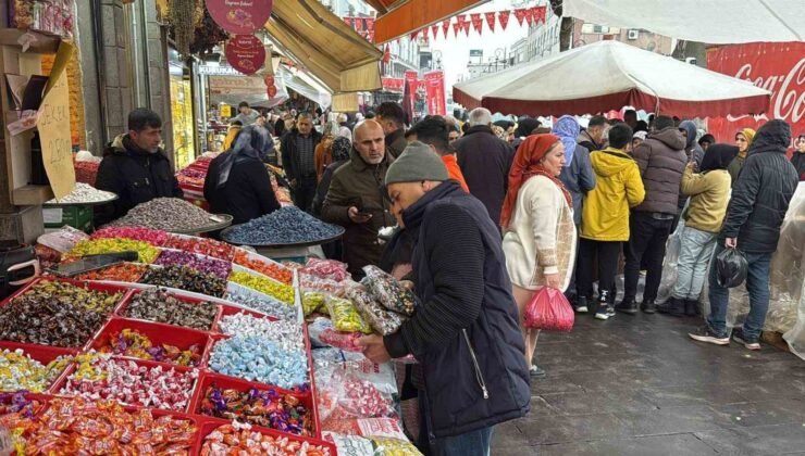 Sağanak yağış, bayram öncesi esnafa yaramadı