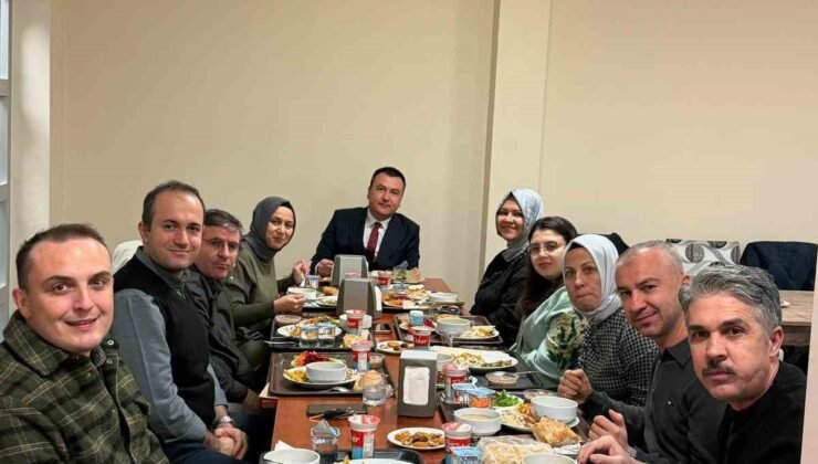 Sağlık çalışanları iftar programında bir araya geldi