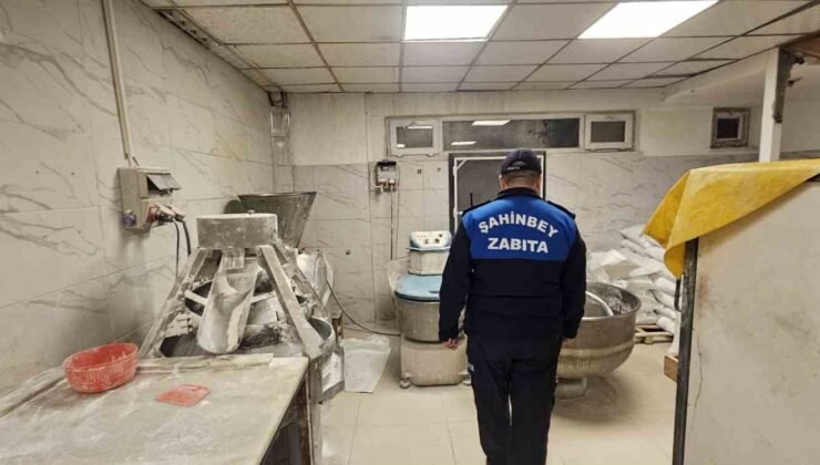 Şahinbey Belediyesi zabıta ekiplerinden gece denetimi