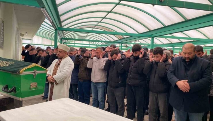 Sahurda fenalaştı, hastanede hayatını kaybetti