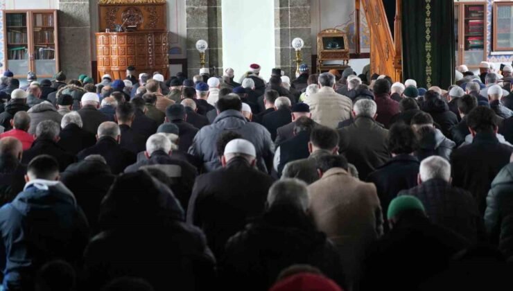 Samsun’da “çifte bayram” coşkusu: Vatandaşlar camilere akın etti