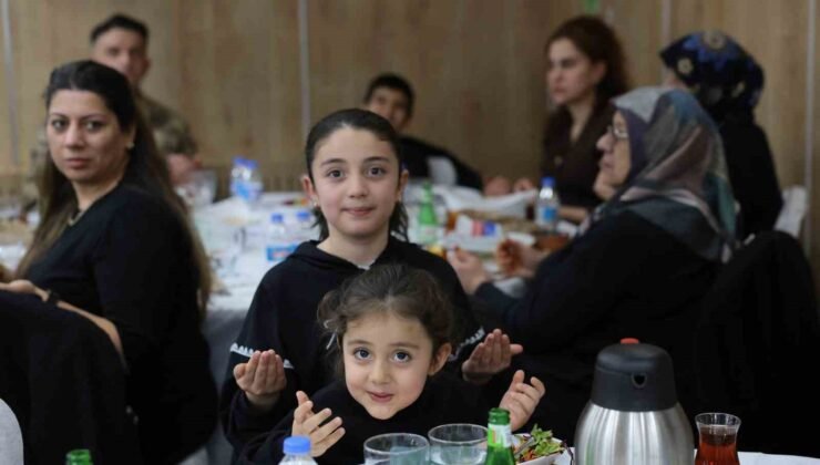 Şehit aileleri ve gaziler onuruna iftar programı düzenlendi