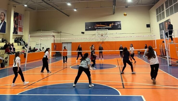 Selendi’de 8 Mart Dünya Kadınlar Günü’ne özel voleybol turnuvası