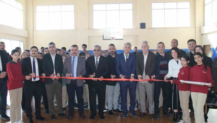 Serik’te “ebru, hat ve naht” sanat sergisi açıldı