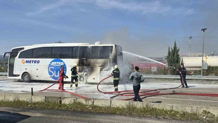 Seydikemer’de otobüs yangını