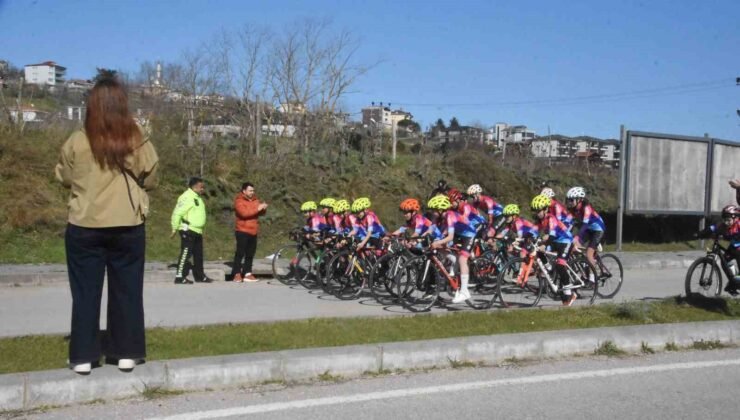 Sinoplu bisikletçilerin şampiyona mesaisi