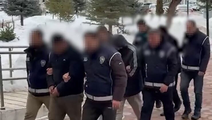 Sivas’ta 111 düzensiz göçmen yakalandı, 19 göçmen kaçakçısı hakkında işlem yapıldı