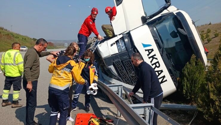 Susurluk’ta tek taraflı kazada sürücü yaralandı