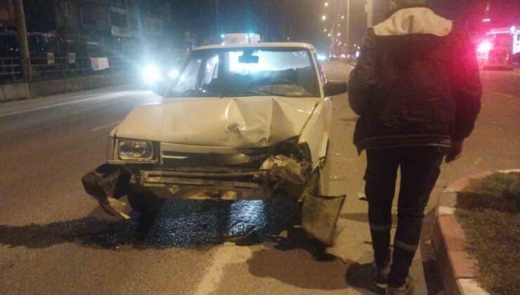 Tavşanlı’da otomobiller çarpıştı: 2 yaralı