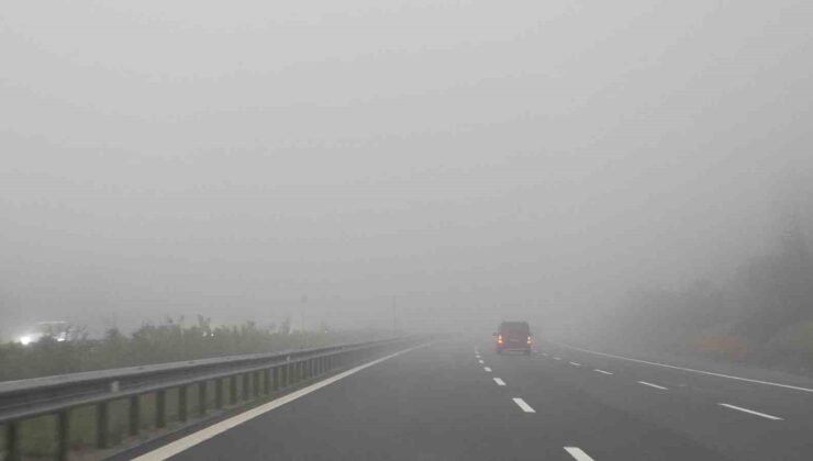 TEM Otoyolu Düzce geçişinde yoğun sis etkili oluyor