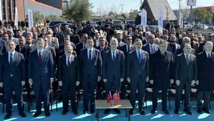 Ticaret Bakanı Bolat: “İran’la ticari taşımalar kontrollü bir şekilde devam ediyor”