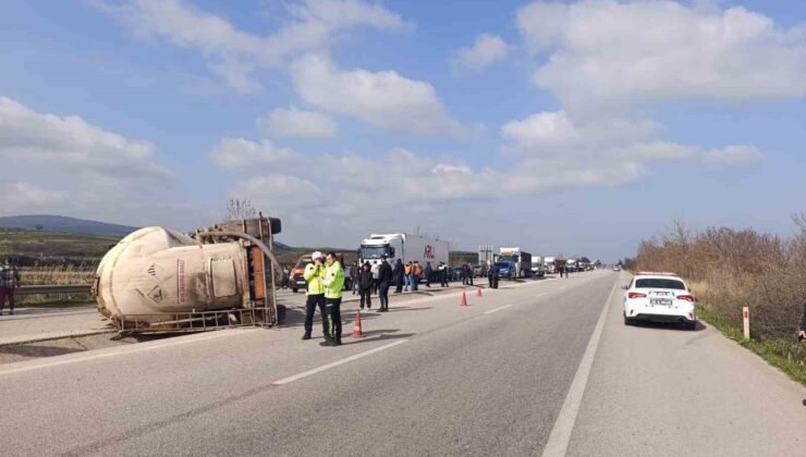 Tır devrildi: 1 yaralı