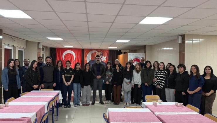 Tomarza protokolü öğrencilerle iftarda buluştu