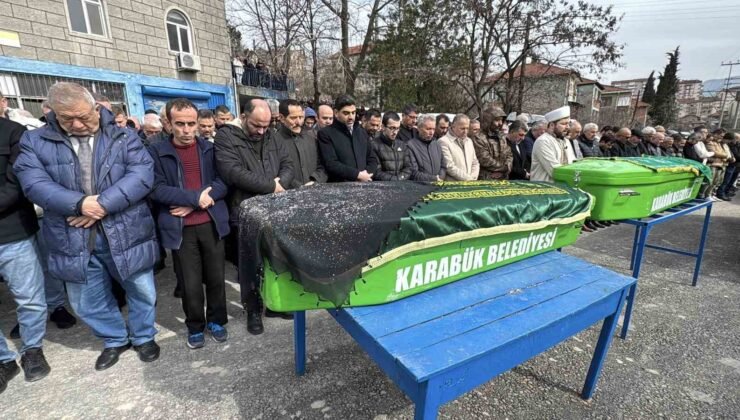 Trafik kazasında hayatını kaybeden karı-koca toprağa verildi