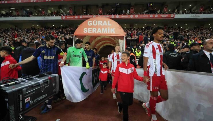 Trendyol Süper Lig: Antalyaspor: 0 – Fenerbahçe: 0 (Maç devam ediyor)