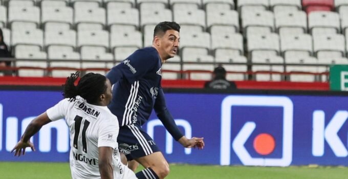 Trendyol Süper Lig: Antalyaspor: 0 – Gaziantep FK: 0 (İlk yarı)