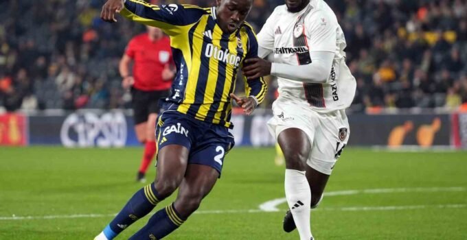 Trendyol Süper Lig: Fenerbahçe: 1 – Gaziantep FK: 0 (İlk yarı)
