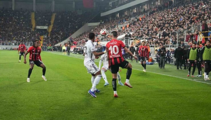 Trendyol Süper Lig: Gençlerbirliği: 0 – Beşiktaş: 0 (İlk yarı)